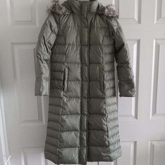 Eddie Bauer Green Puffer Coat with Fur Trim - Picture 1 of 10